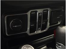 Vehicle Thumb #23