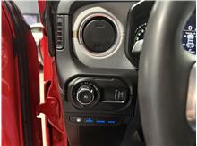 Vehicle Thumb #17