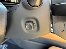 Vehicle Thumb #20