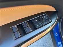 Vehicle Thumb #22