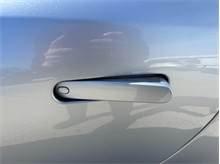 Vehicle Thumb #18