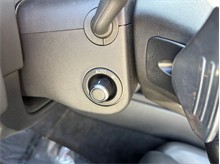 Vehicle Thumb #22
