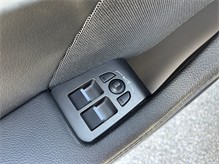 Vehicle Thumb #24