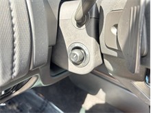 Vehicle Thumb #19