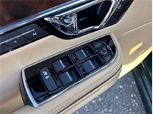 Vehicle Thumb #21