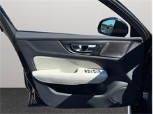 Vehicle Thumb #23