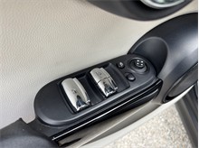 Vehicle Thumb #19
