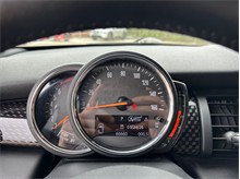 Vehicle Thumb #21