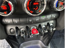 Vehicle Thumb #25