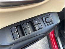 Vehicle Thumb #22