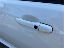 Vehicle Thumb #17