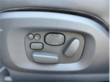 Vehicle Thumb #20