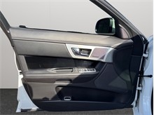 Vehicle Thumb #22