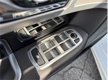 Vehicle Thumb #23