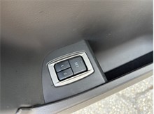 Vehicle Thumb #24