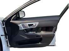 Vehicle Thumb #47