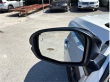 Vehicle Thumb #16