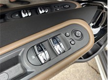 Vehicle Thumb #21