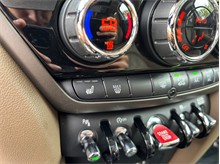Vehicle Thumb #32