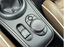 Vehicle Thumb #33