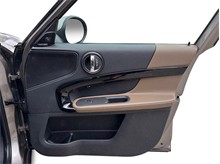 Vehicle Thumb #45