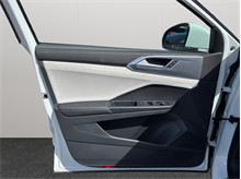 Vehicle Thumb #21