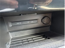 Vehicle Thumb #33