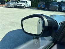 Vehicle Thumb #19