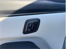 Vehicle Thumb #24
