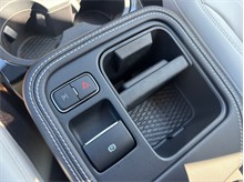 Vehicle Thumb #36