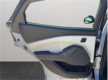 Vehicle Thumb #40