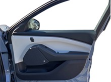 Vehicle Thumb #46