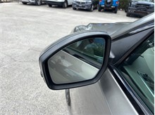 Vehicle Thumb #19