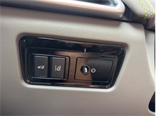 Vehicle Thumb #36