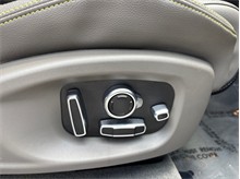 Vehicle Thumb #46