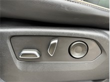 Vehicle Thumb #23