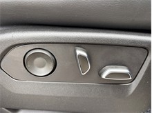 Vehicle Thumb #52
