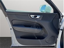 Vehicle Thumb #21