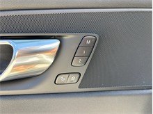 Vehicle Thumb #23