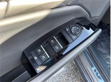 Vehicle Thumb #18