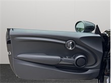 Vehicle Thumb #18