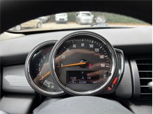 Vehicle Thumb #20