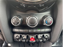 Vehicle Thumb #27