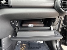 Vehicle Thumb #36