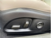 Vehicle Thumb #17