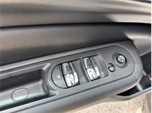 Vehicle Thumb #15