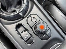 Vehicle Thumb #23