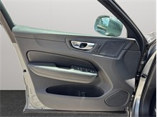 Vehicle Thumb #23