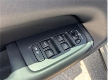 Vehicle Thumb #24