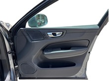 Vehicle Thumb #48